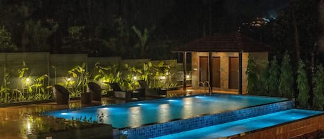 Outdoor pool, open 7:30 AM to 7:30 PM, sun loungers