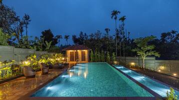 Outdoor pool, open 7:30 AM to 7:30 PM, sun loungers