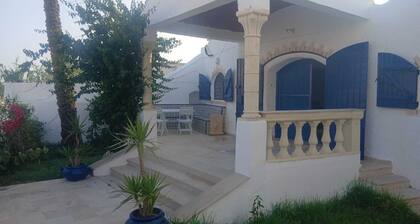 Marvelous villa with AC in Manzil Tamim