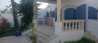 Marvelous villa with AC in Manzil Tamim