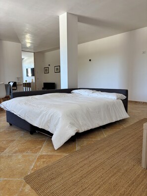 2 bedrooms, desk, iron/ironing board, travel crib