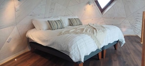 WiFi, bed sheets
