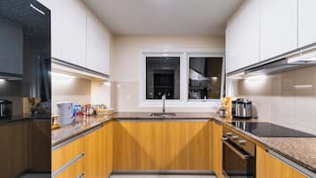 Microondas, horno y parrilla de estufa