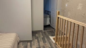 2 bedrooms, bed sheets