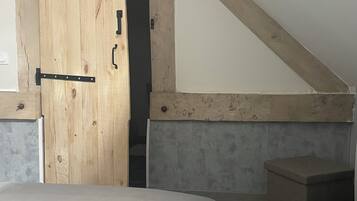 2 bedrooms, bed sheets