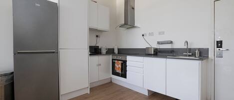 Fridge, microwave, oven, coffee/tea maker