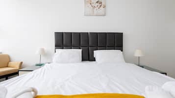 1 makuuhuone, työpöytä, silitysrauta/-lauta, internet