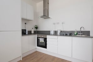 Fridge, microwave, oven, coffee/tea maker