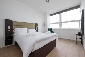 1 bedroom, desk, iron/ironing board, WiFi