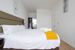 2 bedrooms, desk, iron/ironing board, Internet