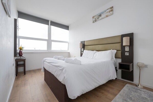 1 bedroom, desk, iron/ironing board, internet