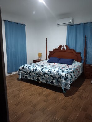 3 bedrooms, iron/ironing board, Internet, bed sheets