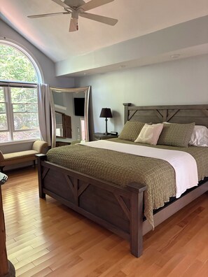 4 多间卧室、熨斗/熨衣板、WiFi、床单