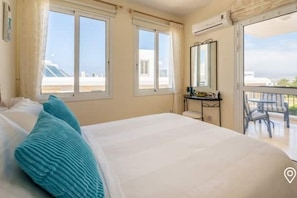 Tabla de planchar con plancha, Internet, ropa de cama