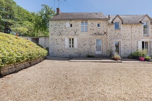 Exterior - Country House 'Vallon' with Shared Pool, Private Terrace and Wi-Fi (Mondion)