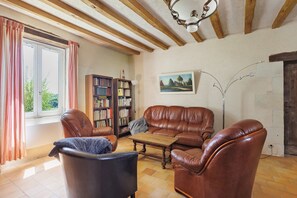 Unclassified image, 5 of 19, button - Country House 'Vallon' with Shared Pool, Private Terrace and Wi-Fi (Mondion)