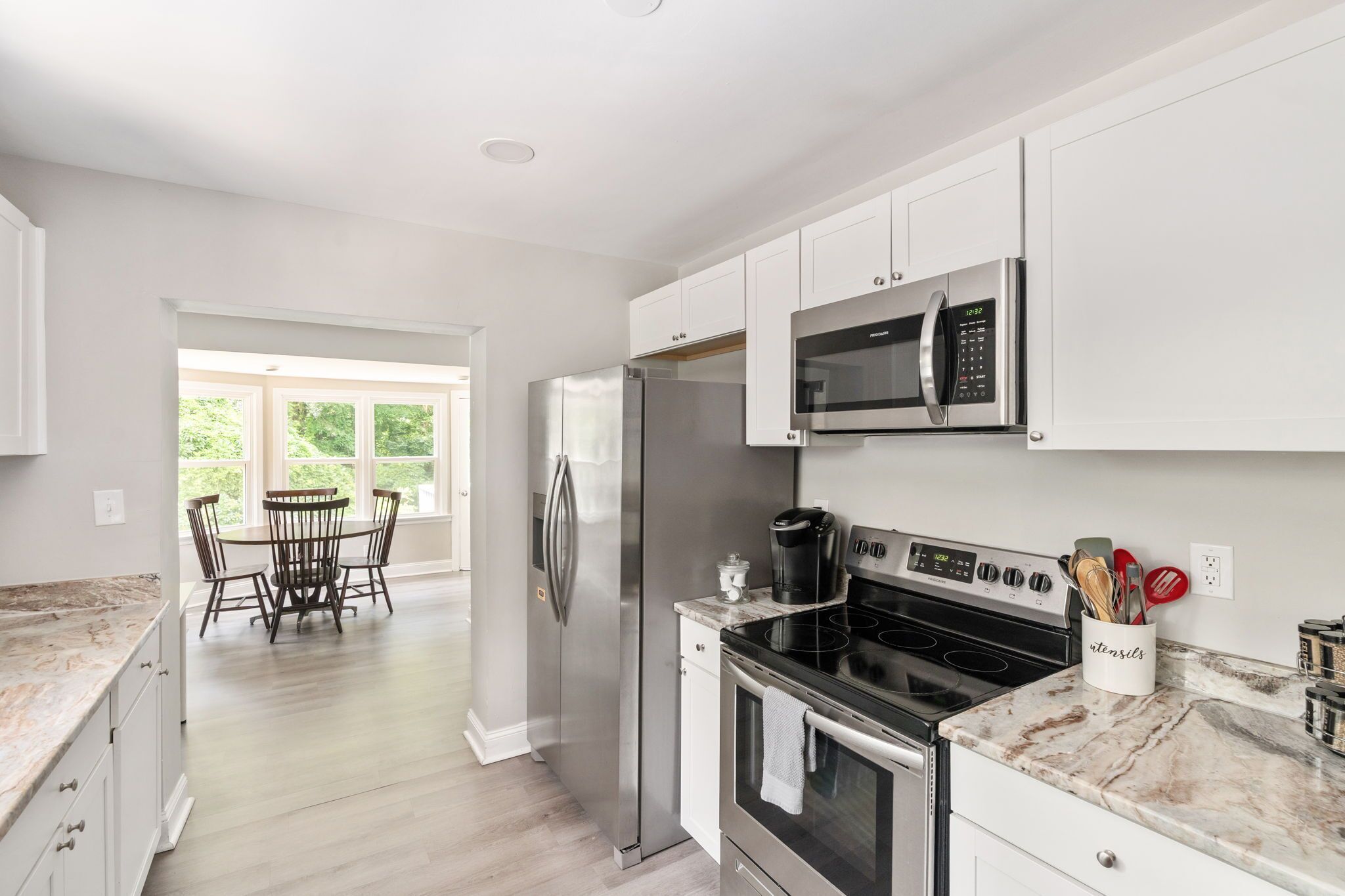 Microones, forn, placa de cuina i rentaplats 