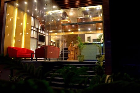 Fachada de la propiedad