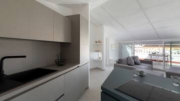 Apartment, 1 Bedroom, Sea View | Private kitchen | Fridge, oven, stovetop, cookware/dishes/utensils