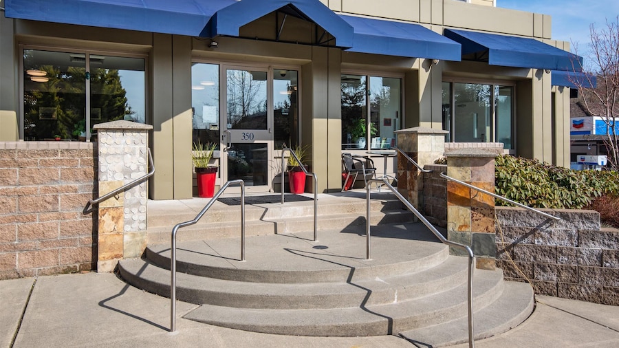 Marshall Suites Bainbridge Island, SureStay Collection by BW