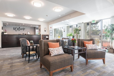 Marshall Suites Bainbridge Island, SureStay Collection by BW