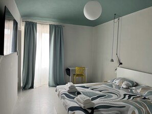 1 soverom, skrivebord, strykejern/-brett og wi-fi (inkludert)