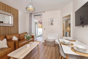 Unclassified image, 2 of 20, button