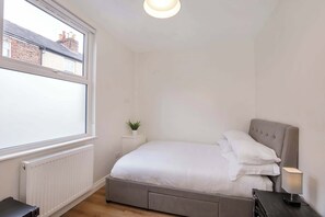 4 bedrooms, iron/ironing board, travel cot, WiFi