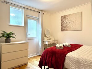 1 chambre, fer et planche à repasser, Wi-Fi, draps fournis