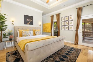 5 Schlafzimmer, Schreibtisch, Bügeleisen/Bügelbrett, WLAN