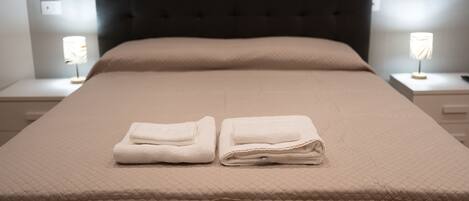 4 bedrooms, WiFi, bed sheets