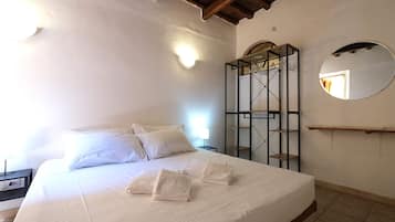 Family Apartment | Iron/ironing board, free WiFi