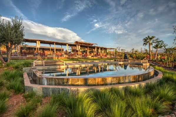 Piscine extérieure, piscine chauffée