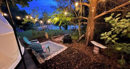 Lakefront Geodome with amazing sunsets