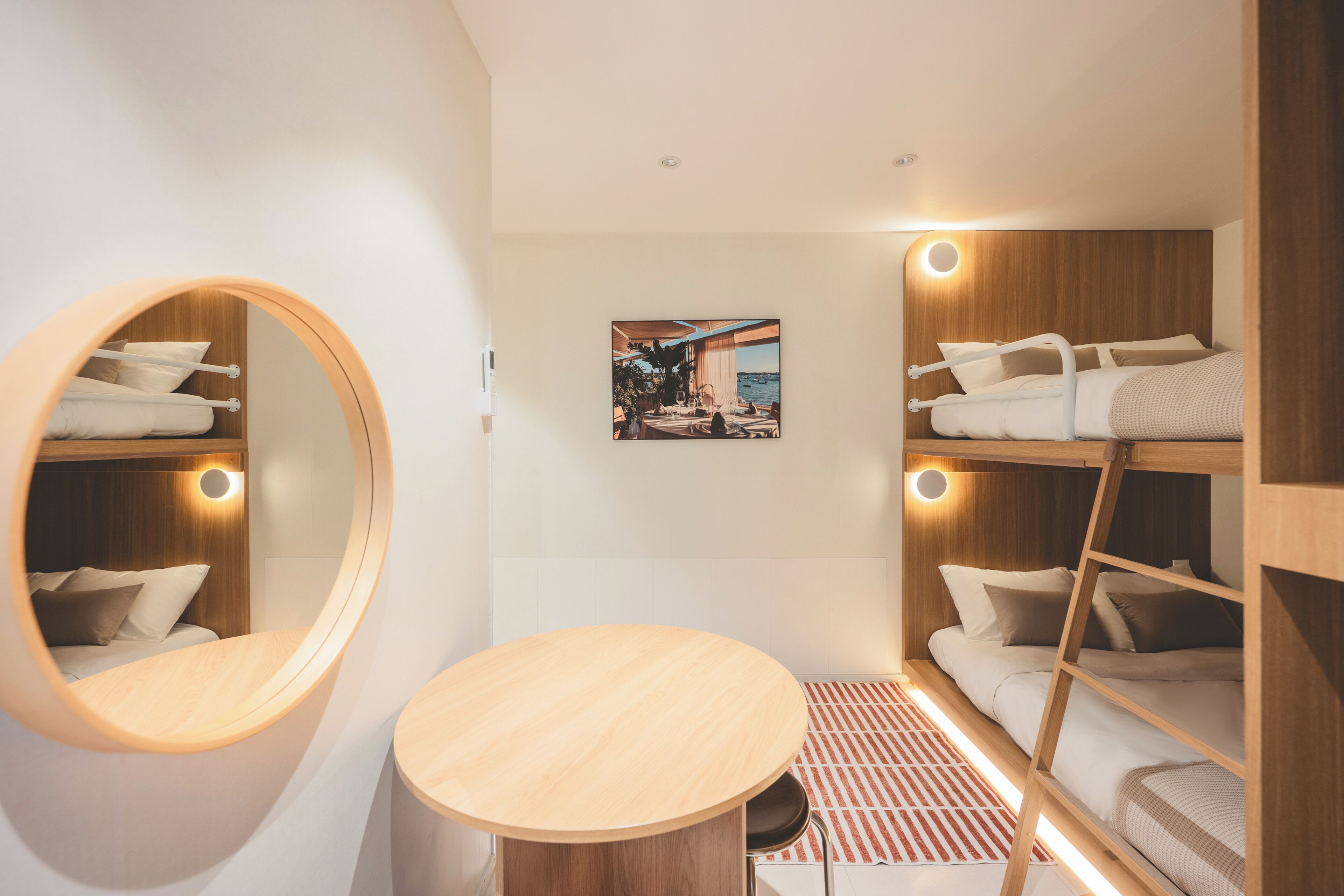 Soundproofing, free WiFi, bed sheets