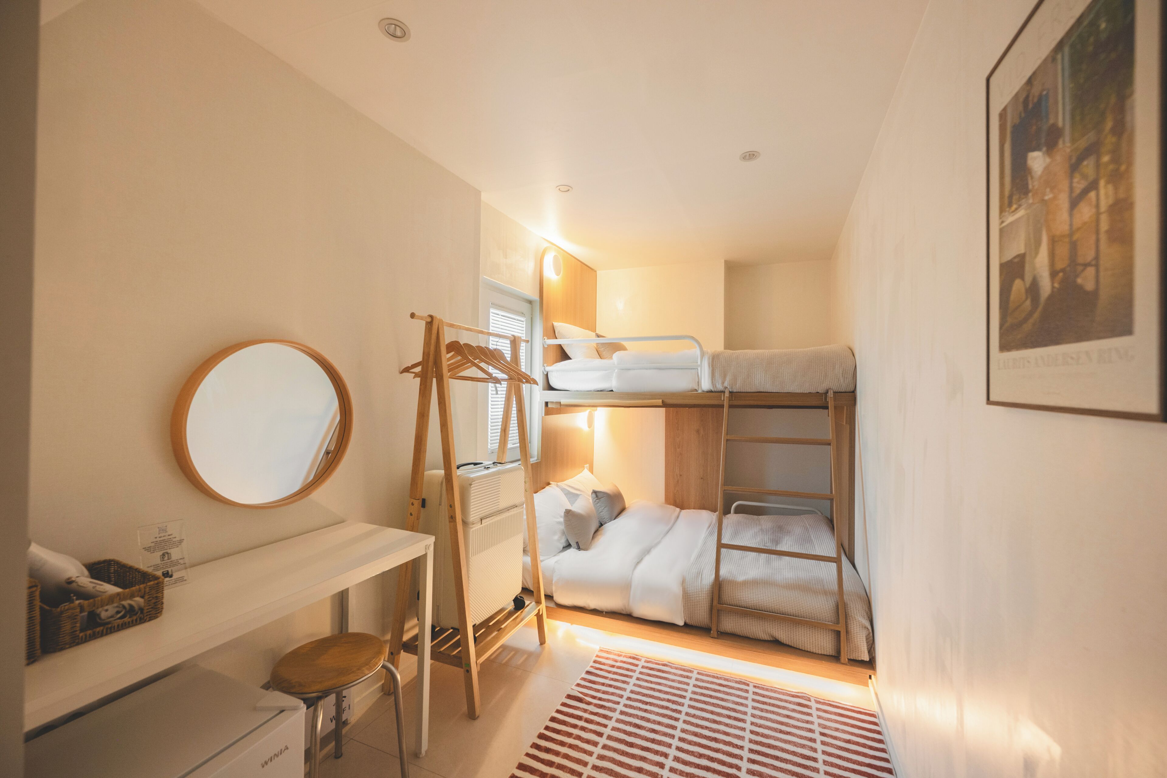 Soundproofing, free WiFi, bed sheets