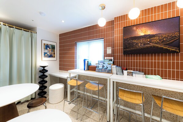 Bar lounge