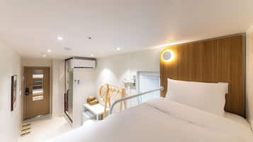 Triple Room | Free WiFi, bed sheets