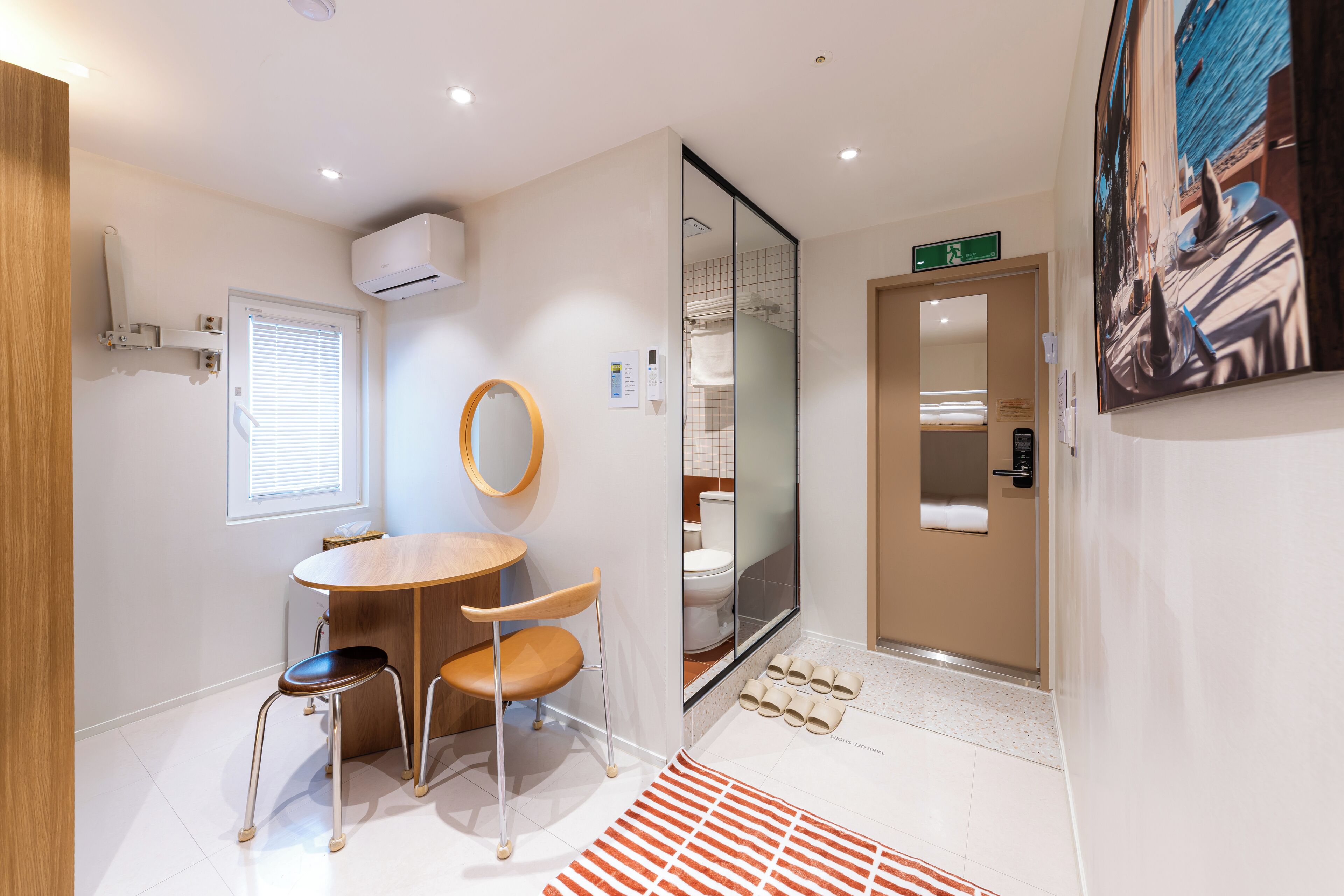 Premier Twin Room | Free WiFi, bed sheets