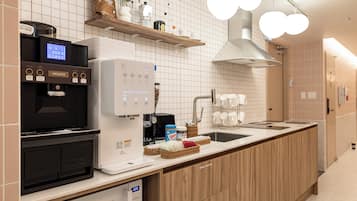 Petit déjeuner en libre-service compris tous les jours