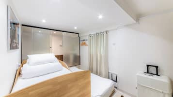 Superior Single Room | Free WiFi, bed sheets