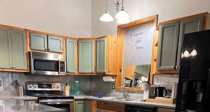 Private Spacious Barndominium