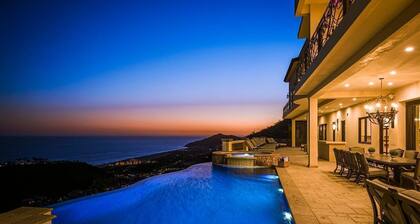 Brand New! Where Sunsets Feel Like a Blessing... 10BR Villa in Pedregal, CSL