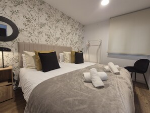 2 bedrooms, iron/ironing board, free WiFi, bed sheets