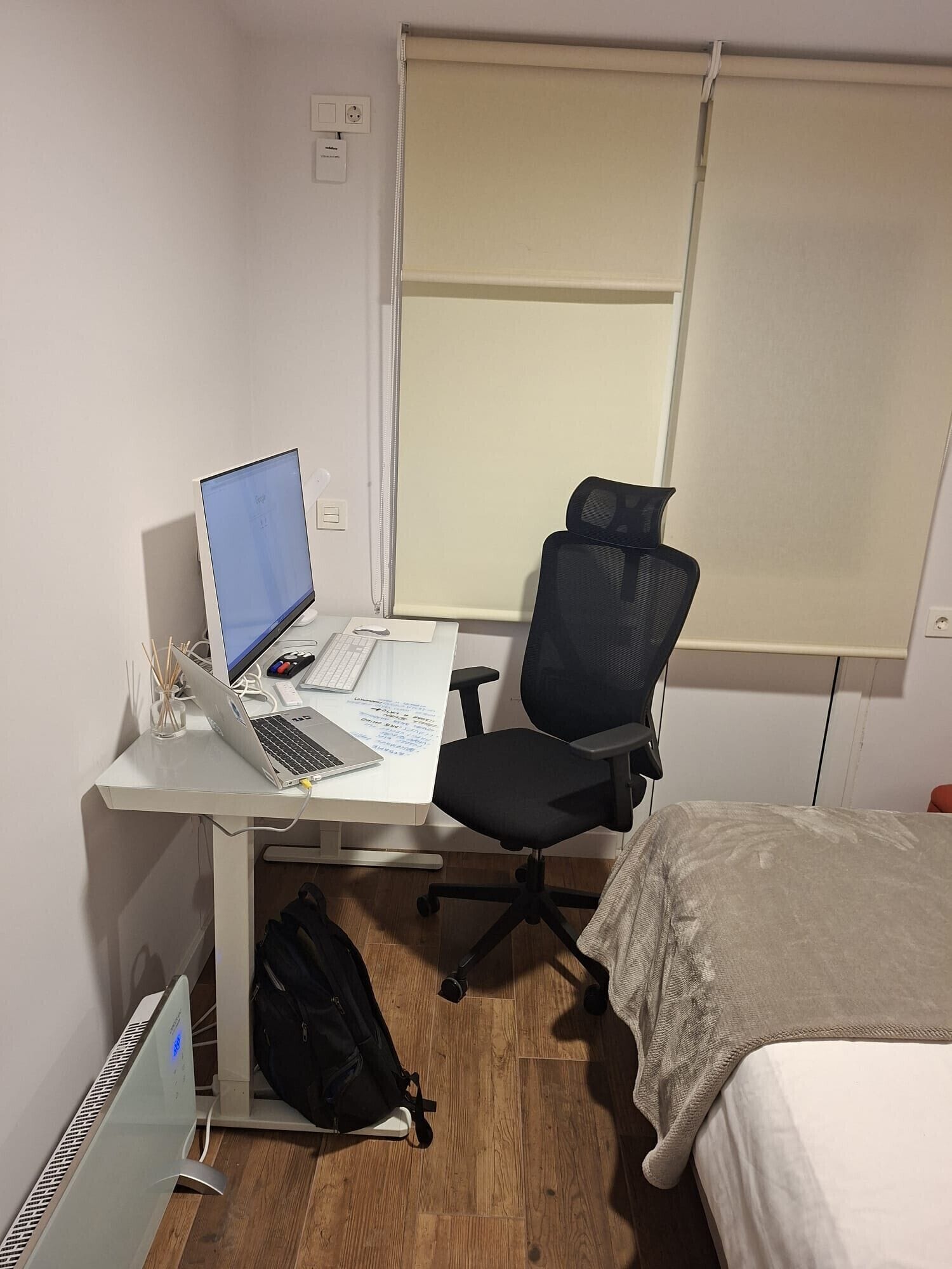 アイロン / アイロン台、WiFi (無料)、ベッドシーツ