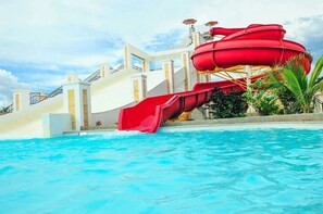 12 piscinas al aire libre