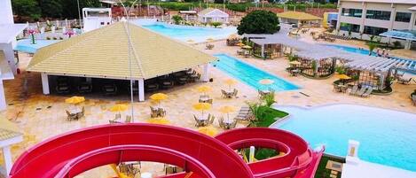 12 piscines extérieures