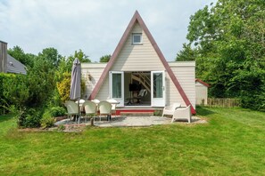 Outdoor dining - Duinland 50 Holiday Home for 4-people Near Beach (Sint Maartensvlotbrug)