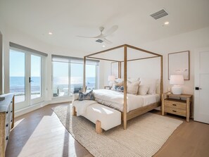 3 bedrooms, WiFi - Sandrift Villa 1072- Luxury Beachfront Villa On Captiva! (Captiva)