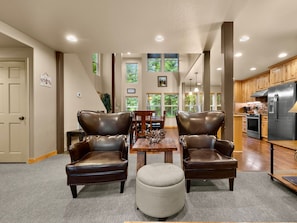 Interior - Evergreen House in heart Government Camp (Government Camp)